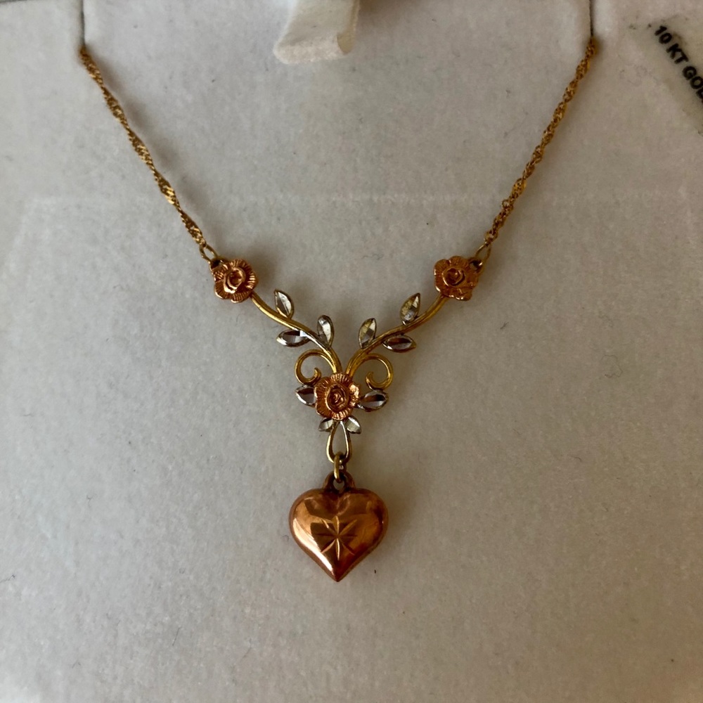 10k gold heart and roses necklace